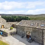 Snave Barn