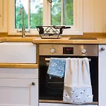 The Bailey Shepherd\'S Hut And Holiday Cottage