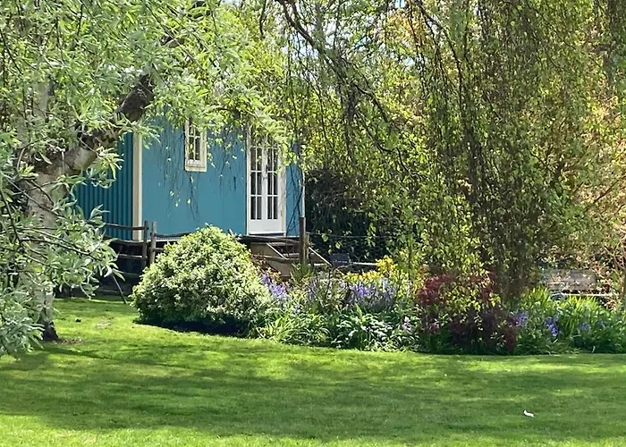 The Bailey Shepherd\'S Hut And Holiday Cottage