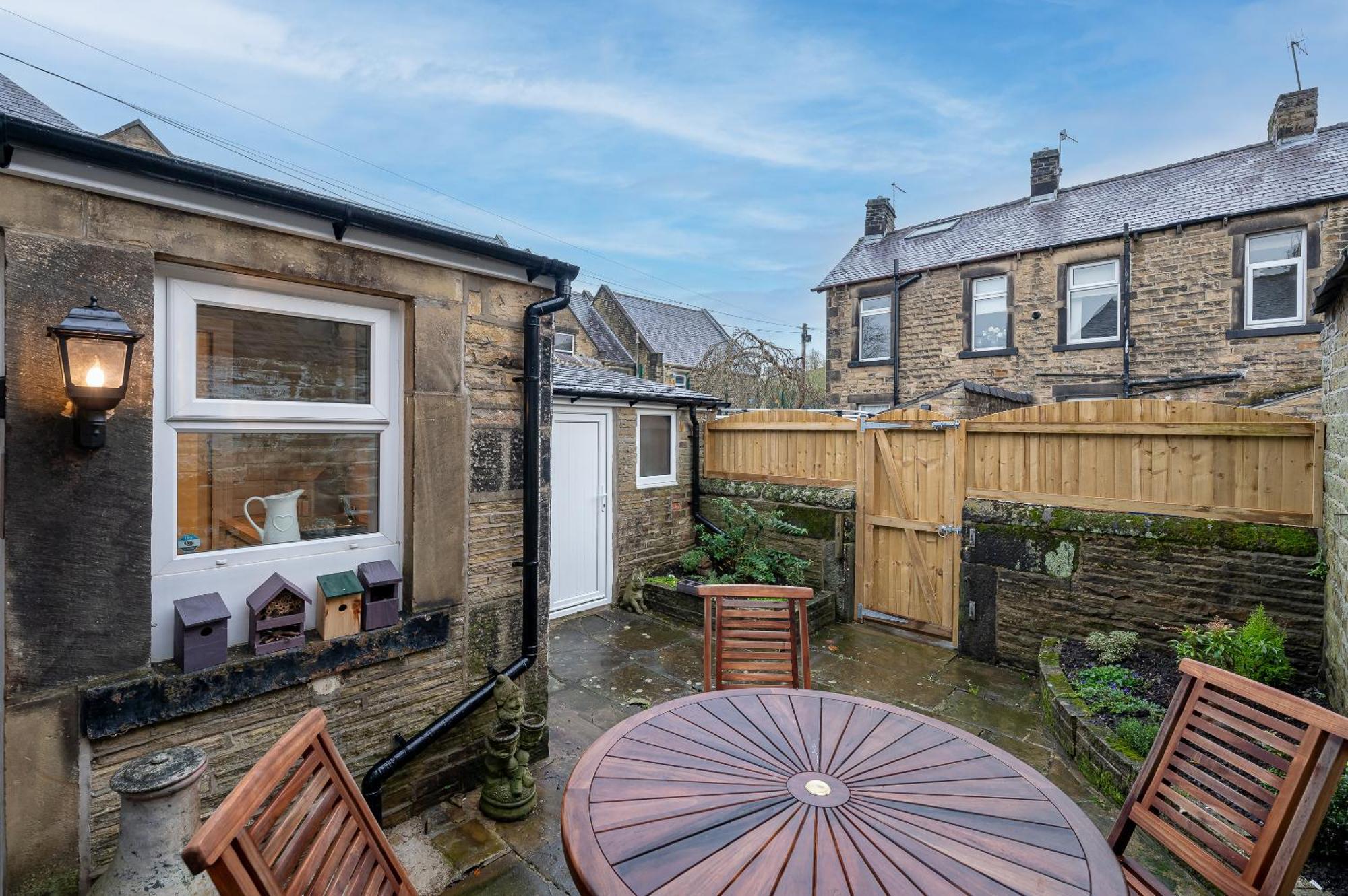 Dale Side - * Skipton