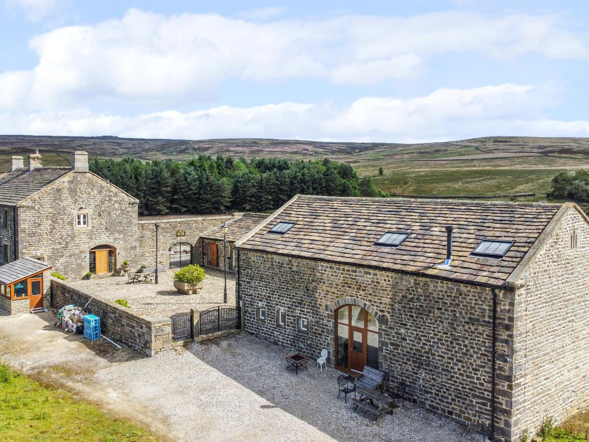 Snave Barn *