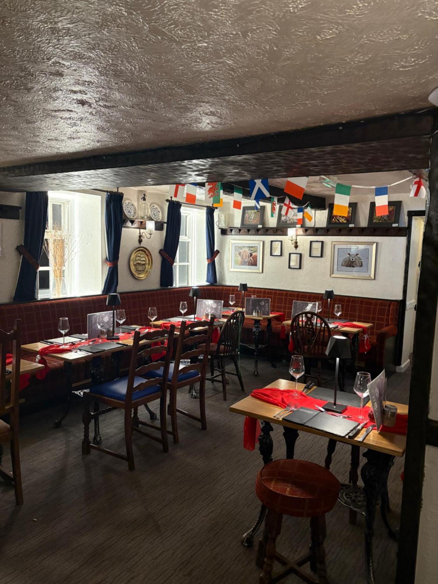 Inn Masons Arms 2*