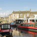 Bob\'S Cottage