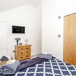 Pogles Wood Cottage
