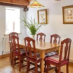 Host & Stay - The Cottage Barn