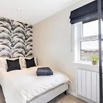 \'The Cobbles\' - Central, Stylish, Garden, Views