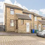 \'The Cobbles\' - Central, Stylish, Garden, Views