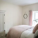 Skipton Centre, Superb 2 Bedroom Cottage