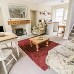 Daisy\'S Holiday Cottage