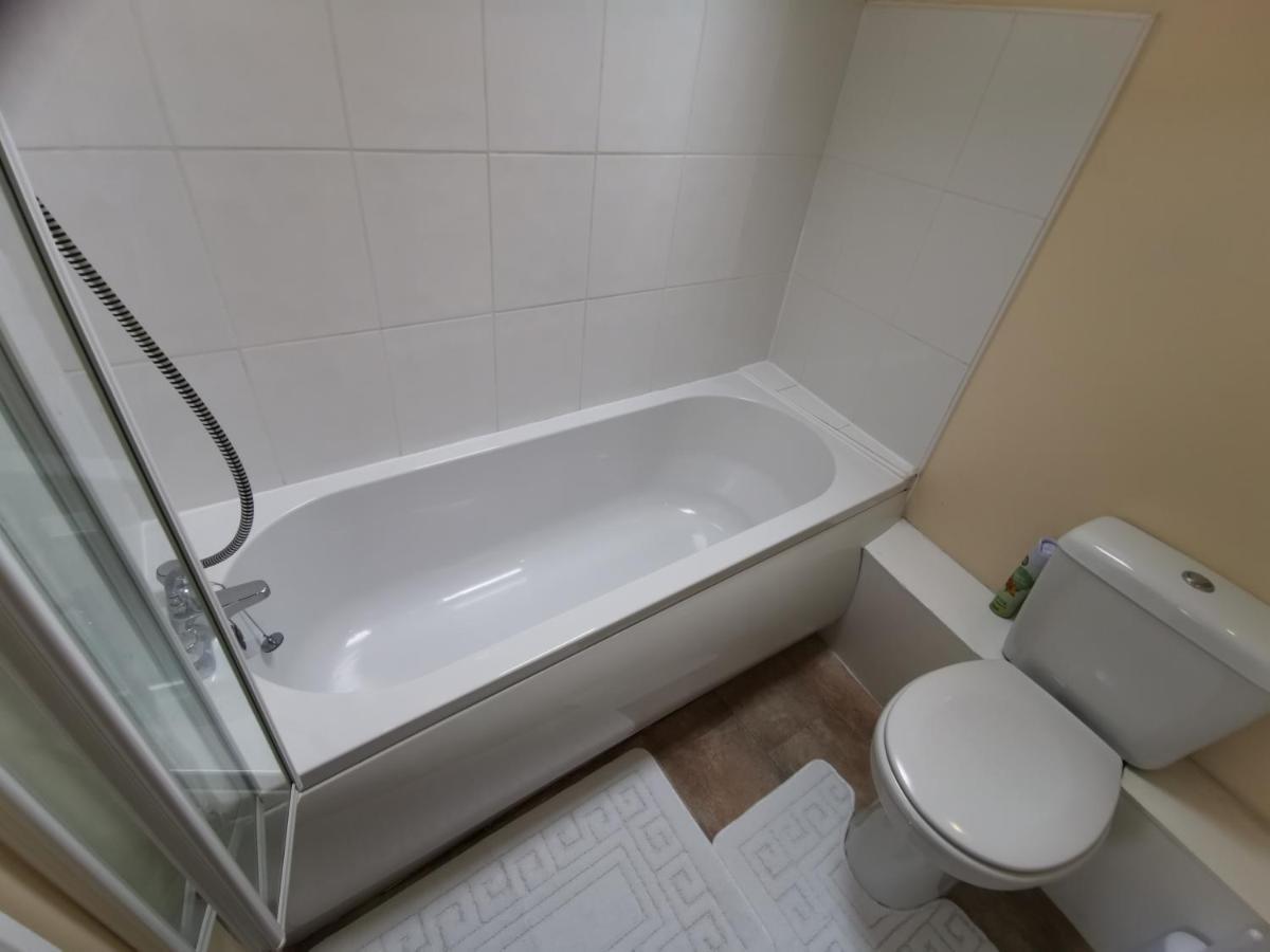 Town House Guest house *