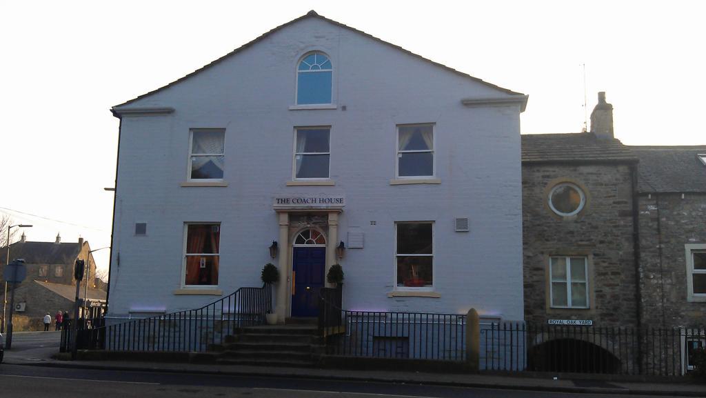 The Coach House 2*