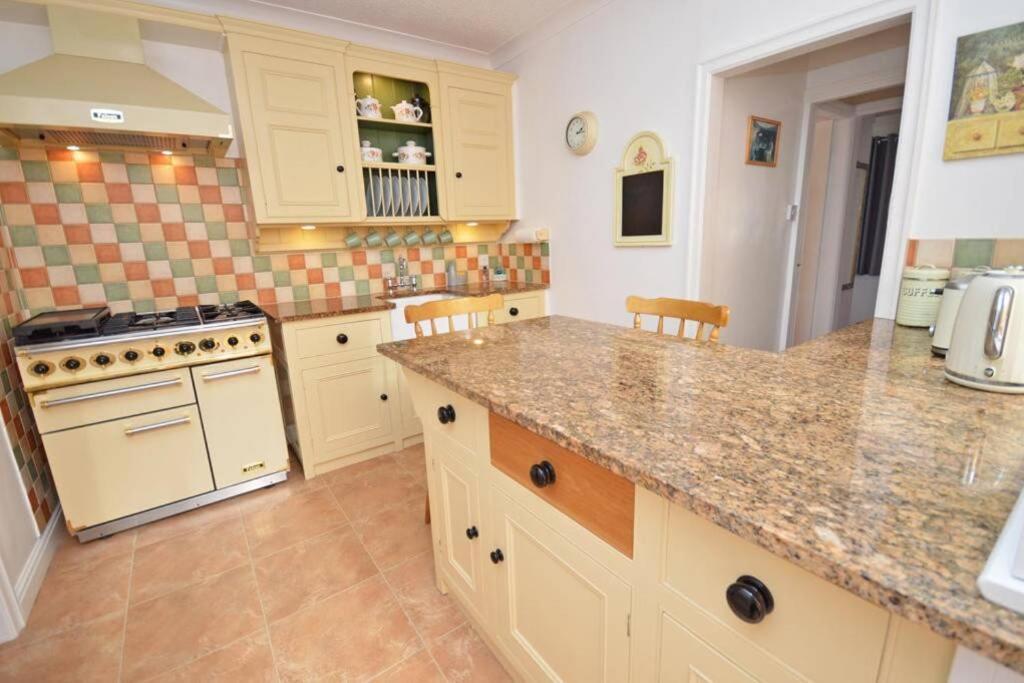 Westfield House - Characterful 7 Bedroom Townhouse Casa de férias Skipton