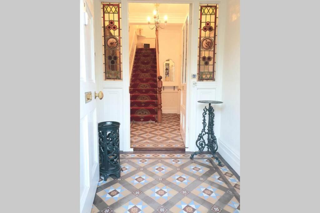 Westfield House - Characterful 7 Bedroom Townhouse * Skipton
