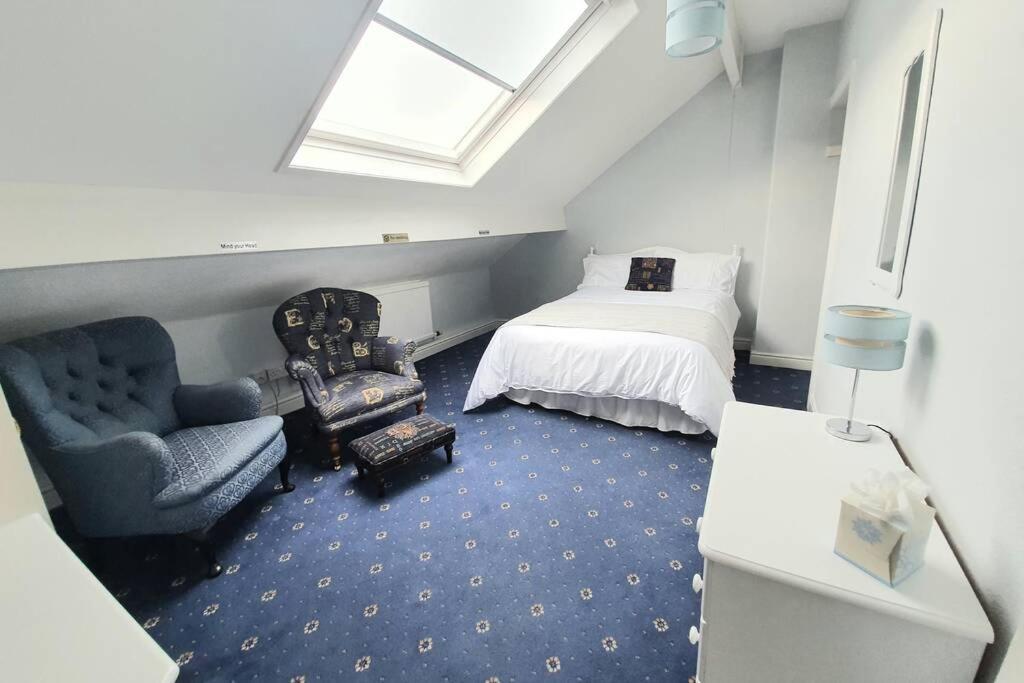 Westfield House - Characterful 7 Bedroom Townhouse