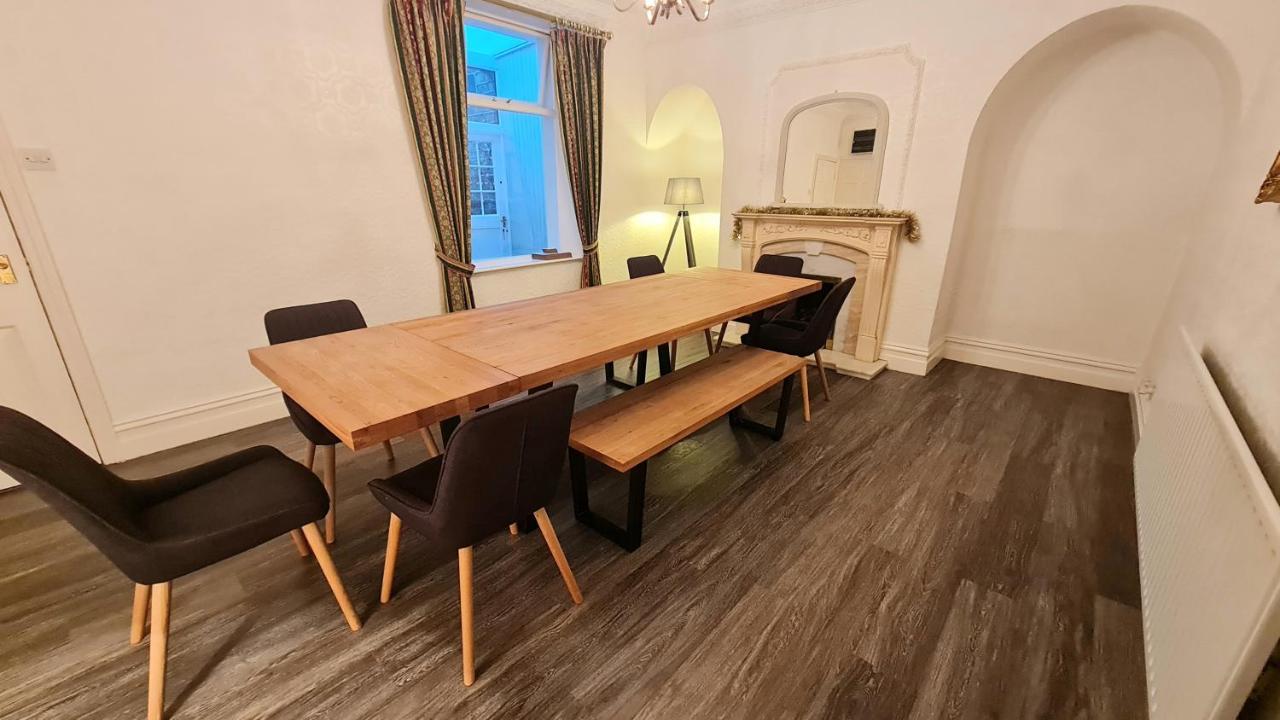 Westfield House - Characterful 7 Bedroom Townhouse Casa de férias *
