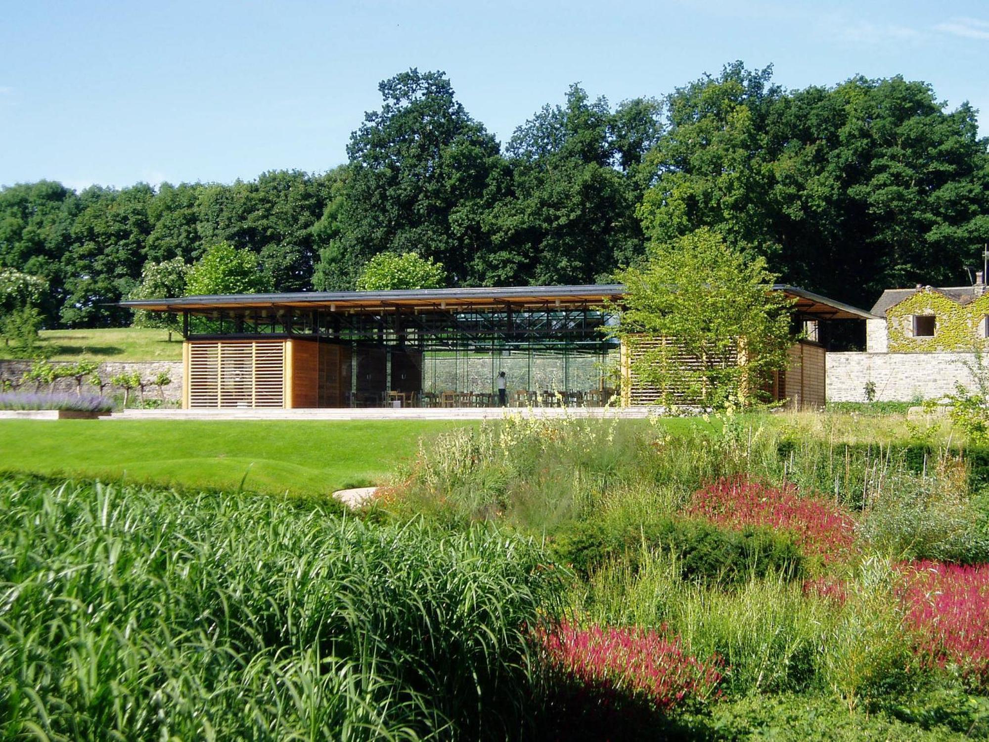 Bell Flat In Broughton Hall * Skipton