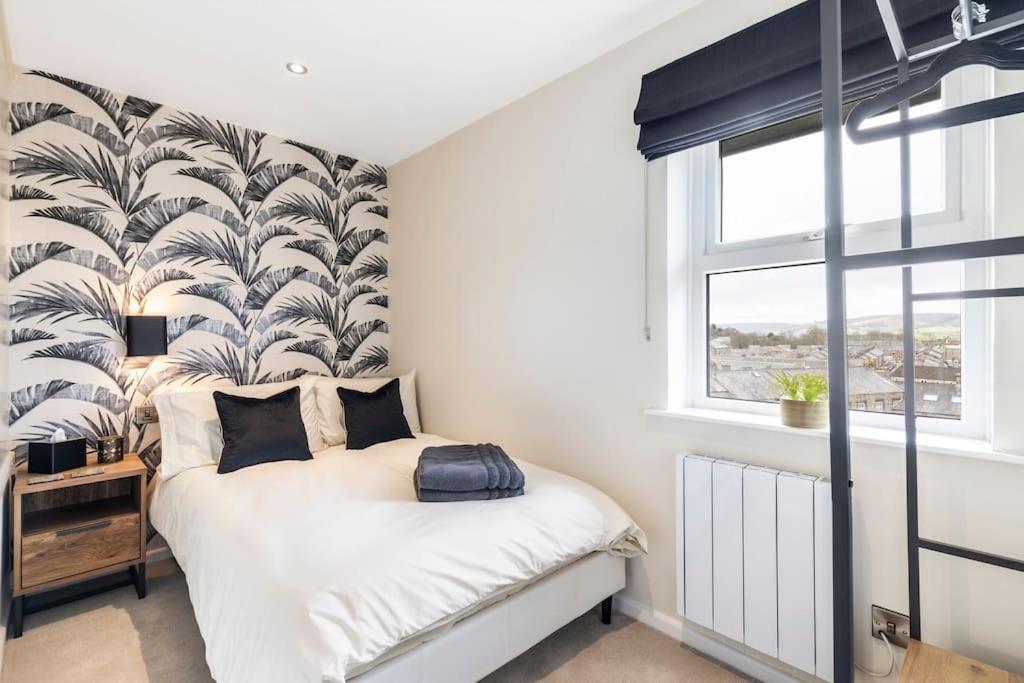 'the Cobbles' - Central, Stylish, Garden, Views *