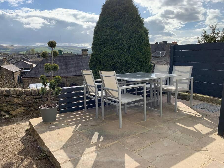 'the Cobbles' - Central, Stylish, Garden, Views Holiday home Skipton