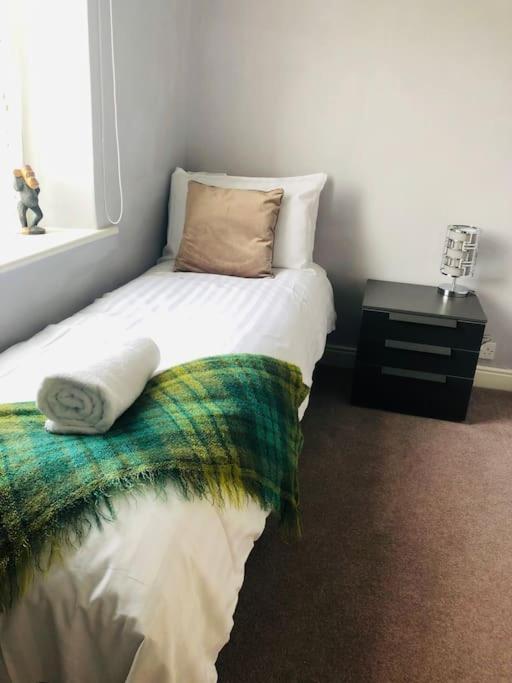 Holiday home Riverside Retreat Sleeps 7 *