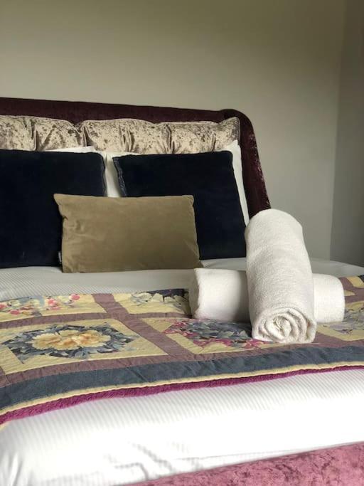 Riverside Retreat Sleeps 7 Holiday home
