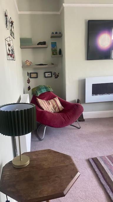 Riverside Retreat Sleeps 7 Holiday home *