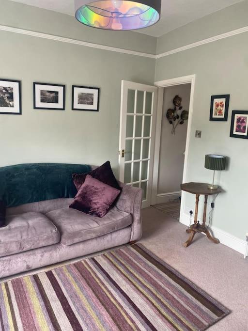 Riverside Retreat Sleeps 7 *