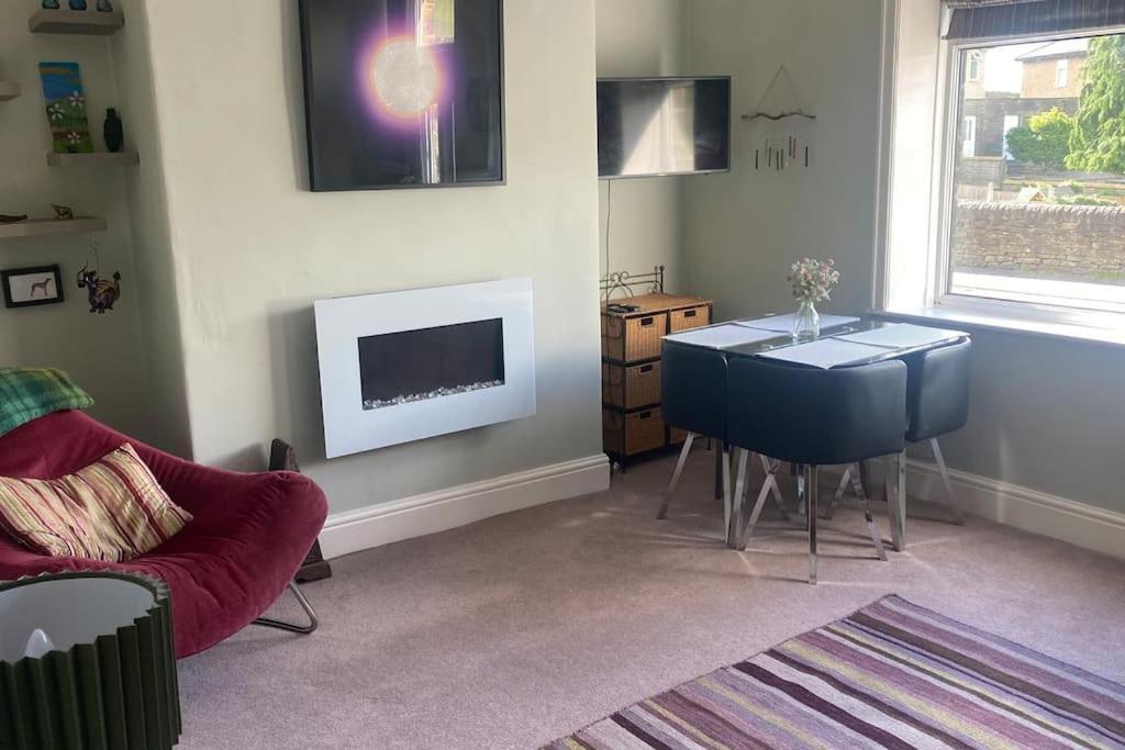 Riverside Retreat Sleeps 7 Skipton