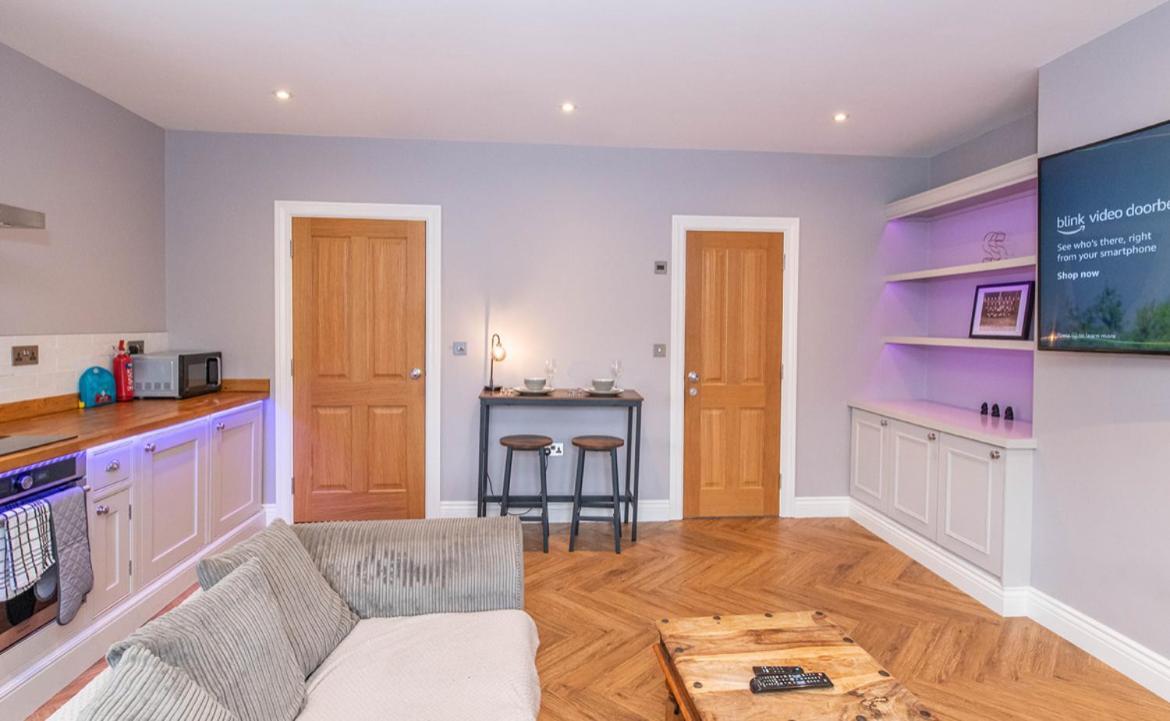 - Devonshire Court Apartment *