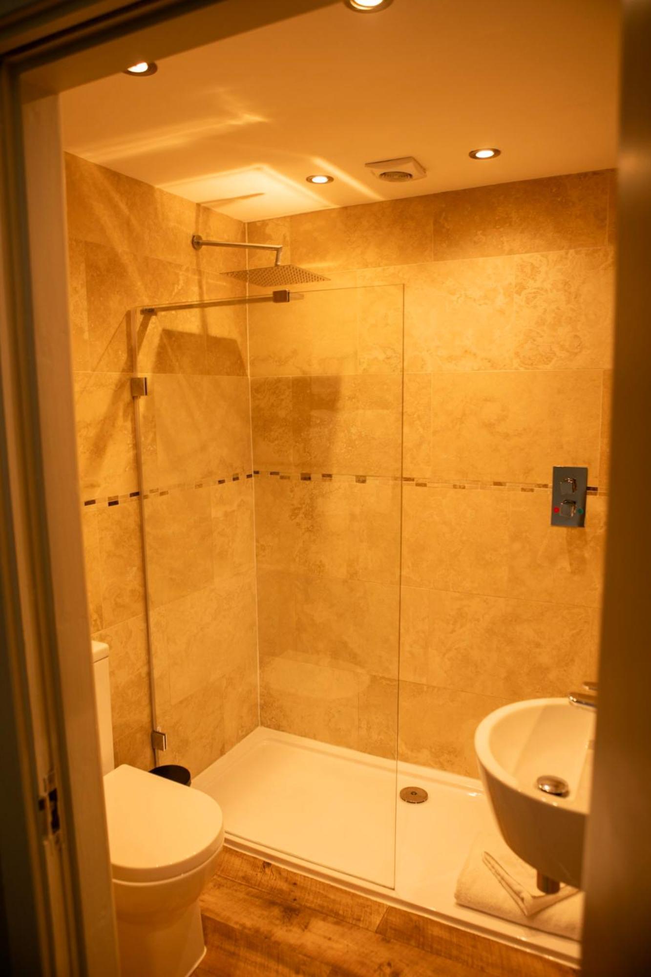 The Coach House 2*