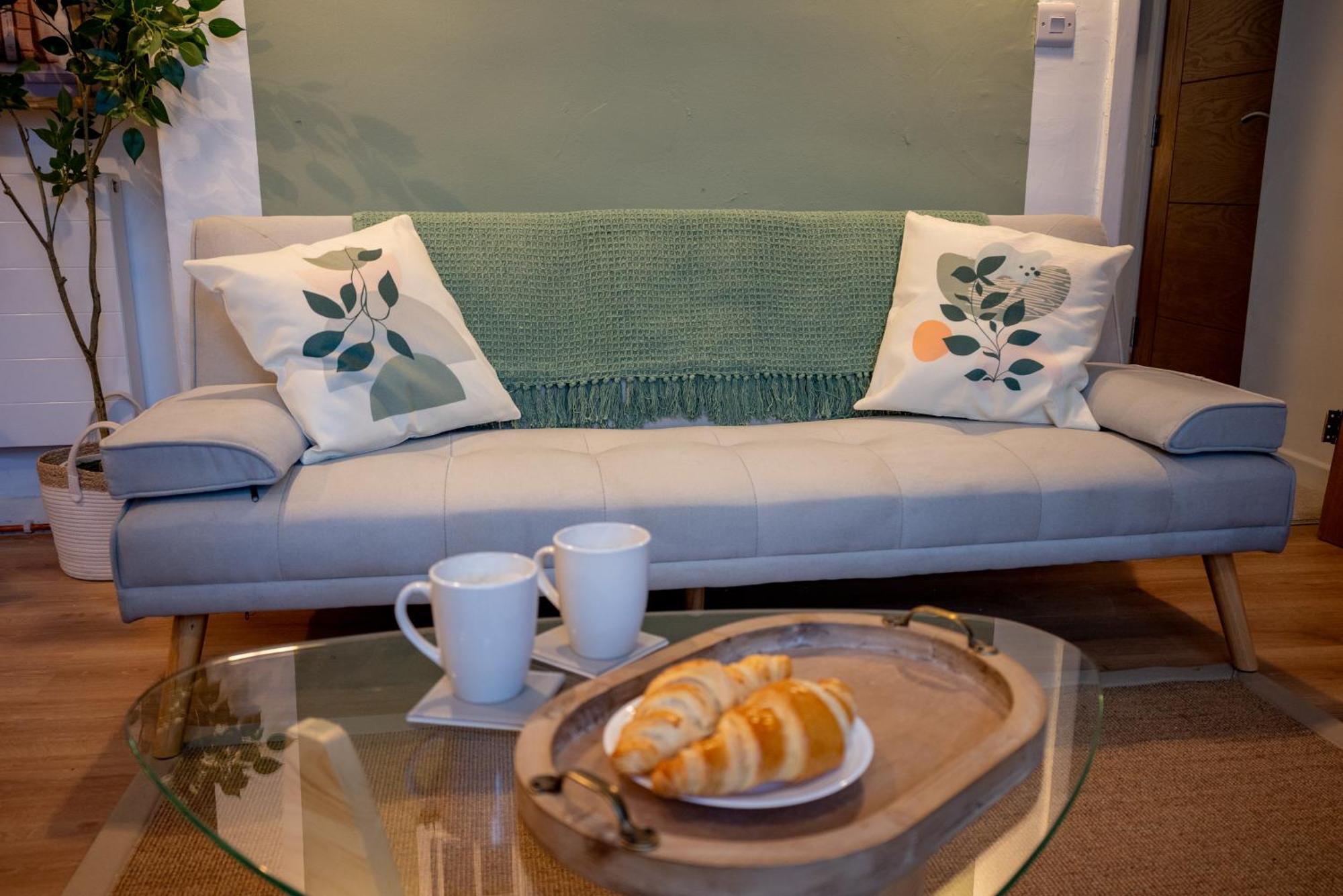 Corner House Apartment